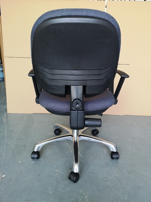 ثلاثية الصياغة ESD كرسي قابل للتعديل ، كراسي مختبر مريحة مع مسند ذراع