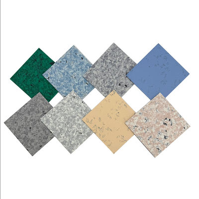 حصيرة مطاطية مضادة للكهرباء الساكنة توفر تحكمًا في التفريغ الكهروستاتيكي وحل أرضيات مريح لمحطات العمل