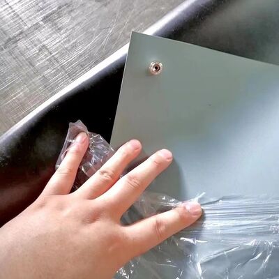 حصيرة مطاط ESD بسمك 1.8 مم - 3 مم ومقاومة سطحية 10e6-10e9 أوم